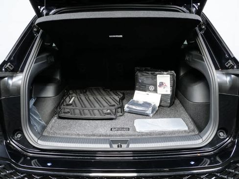 New 2026 Volkswagen Tiguan SEL R-Line AWD/4WD image 28