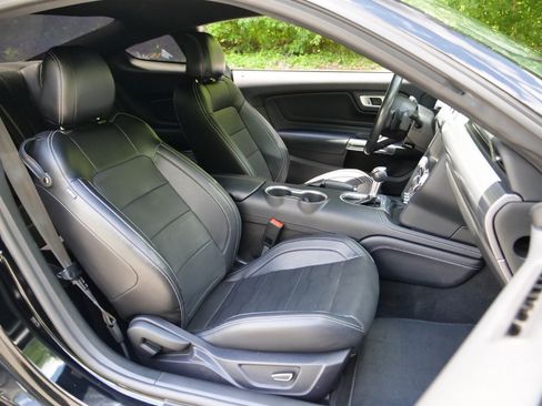 Used 2019 Ford Mustang GT Premium w/ GT Performance Package RWD image 22