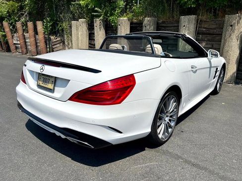 Used 2017 Mercedes-Benz SL 550 image 33