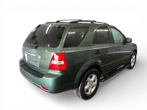 Used 2007 Kia Sorento LX w/ Sport Pkg image 5