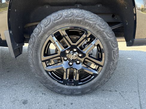 Used 2021 Chevrolet Silverado 1500 LT Trail Boss w/ Convenience Package II image 13