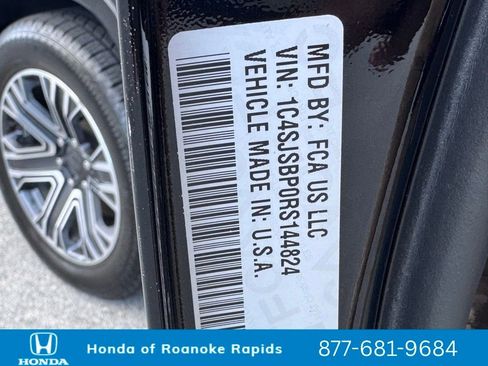 Used 2024 Jeep Wagoneer L Series II w/ Flexible Seating Group image 44