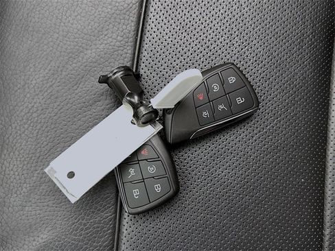 Used 2021 GMC Yukon Denali image 38