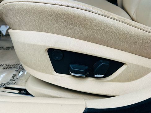 Used 2012 BMW 528i Sedan image 18