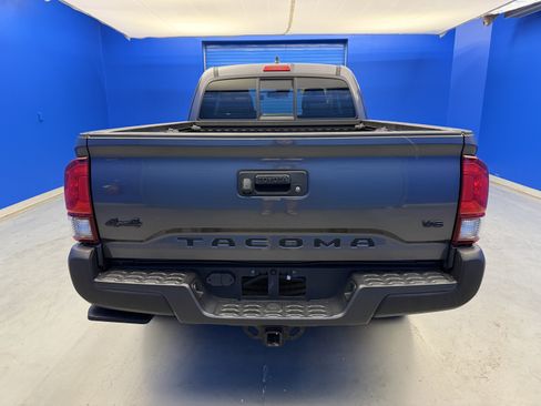 Used 2021 Toyota Tacoma SR5 AWD/4WD image 6
