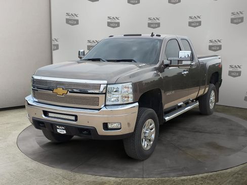 Used 2012 Chevrolet Silverado 2500 LT w/ Interior Plus Package AWD/4WD image 7