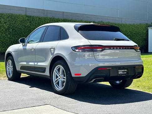 Certified 2025 Porsche Macan AWD/4WD image 3