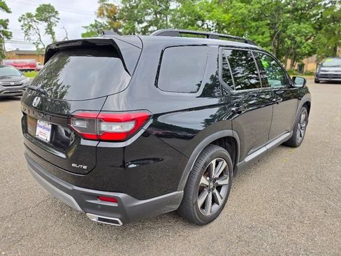 Used 2024 Honda Pilot Elite image 5