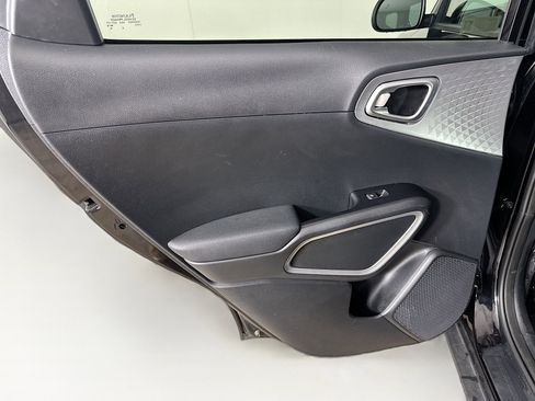 Used 2025 Kia Soul LX w/ LX Technology Package image 25