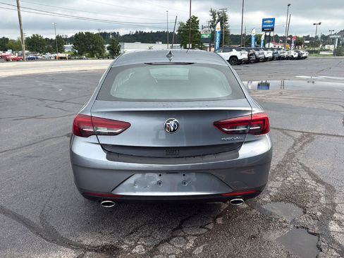 Used 2020 Buick Regal Preferred FWD image 4