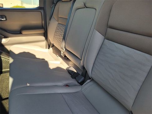 Certified 2022 Nissan Frontier SV image 15
