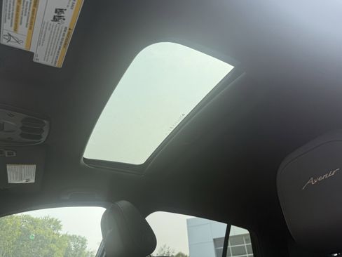 New 2025 Buick Envista Avenir image 13