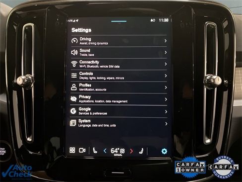 Used 2025 Volvo XC40 B5 Core image 42