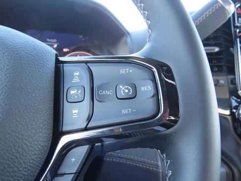 New 2026 RAM 2500 Limited AWD/4WD image 25
