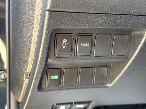 Used 2016 Nissan Rogue S image 22