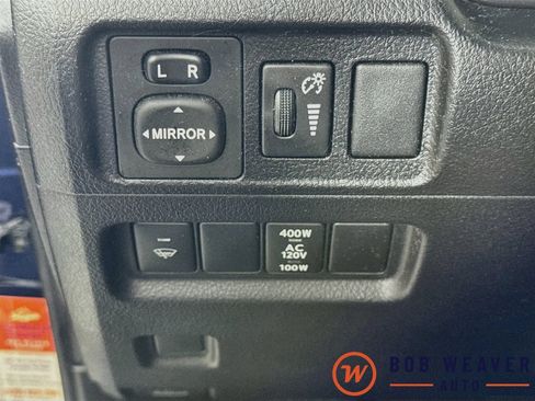 Used 2018 Toyota 4Runner SR5 AWD/4WD image 12