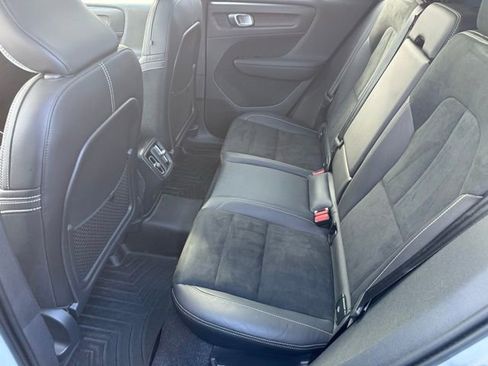 Used 2021 Volvo XC40 T5 R-Design w/ Advanced Package image 13