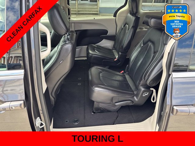 Used 2022 Chrysler Pacifica Touring-L FWD image 17
