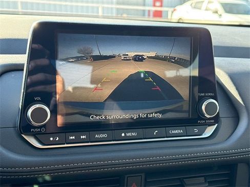 Certified 2025 Nissan Rogue S image 22