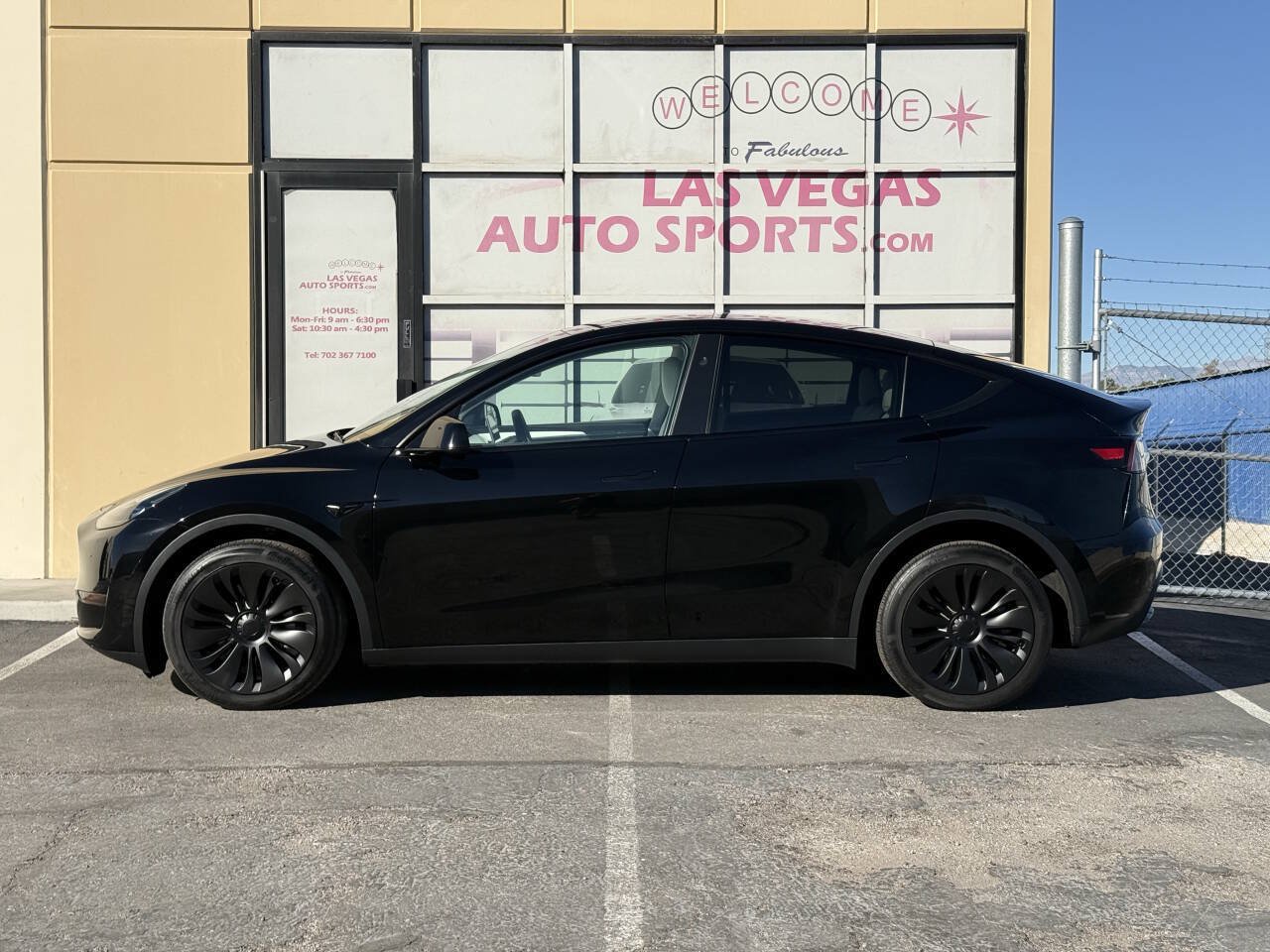 Used 2023 Tesla Model Y Long Range AWD/4WD image 5