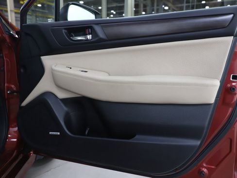 Used 2016 Subaru Legacy 3.6R Limited image 9