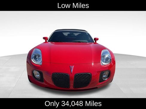 Used 2009 Pontiac Solstice GXP w/ Premium Package RWD image 2