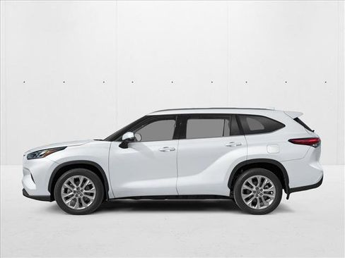 New 2026 Toyota Highlander Limited image 3