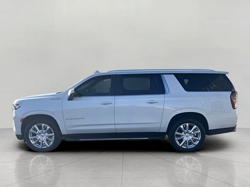 Used 2023 Chevrolet Suburban High Country AWD/4WD image 7