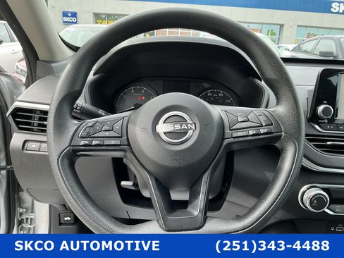 Used 2024 Nissan Altima 2.5 S FWD image 18