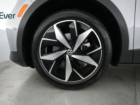 Used 2024 Volkswagen ID.4 Pro S image 18