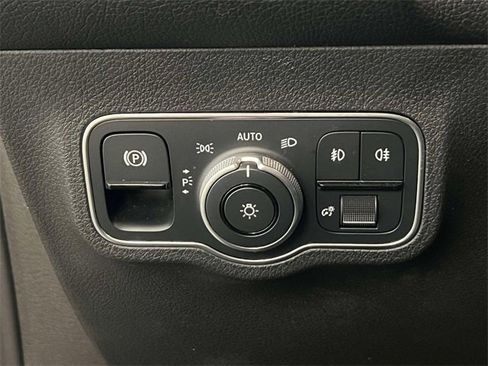 Certified 2021 Mercedes-Benz GLB 250 4MATIC image 21