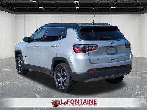 Used 2024 Jeep Compass Limited AWD/4WD image 3