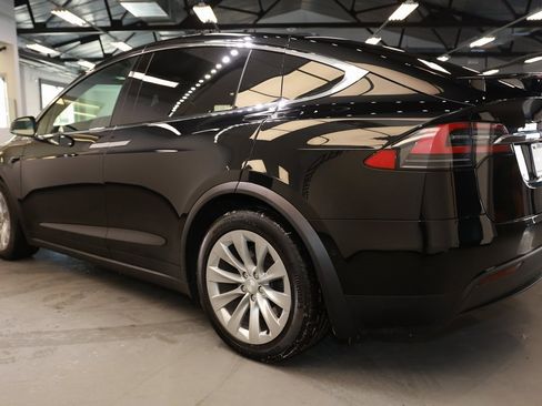 Used 2020 Tesla Model X Long Range image 5