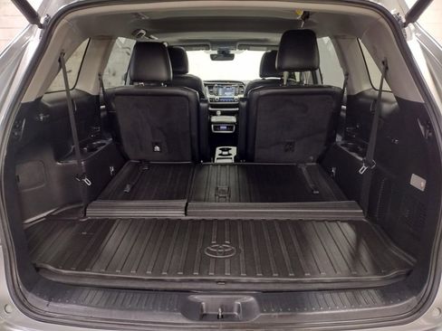 Used 2019 Toyota Highlander Limited image 18
