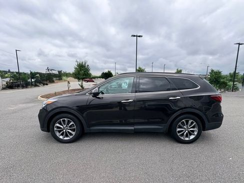 Used 2018 Hyundai Santa Fe SE AWD/4WD image 2