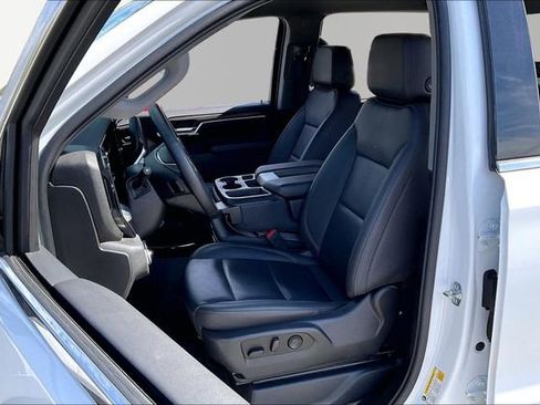 Used 2025 GMC Sierra 1500 SLT image 15