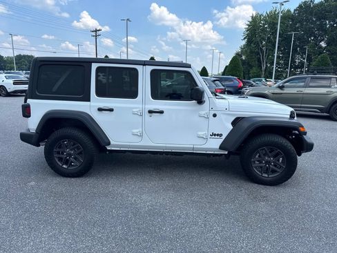 Used 2024 Jeep Wrangler Unlimited Sport AWD/4WD image 8