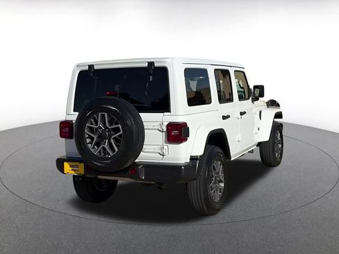 Used 2025 Jeep Wrangler Unlimited Sahara AWD/4WD image 12