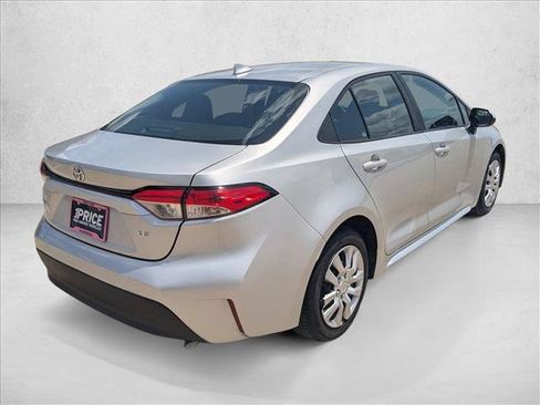 Used 2024 Toyota Corolla LE FWD image 5