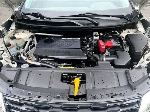 Used 2023 Nissan Rogue S AWD/4WD image 10