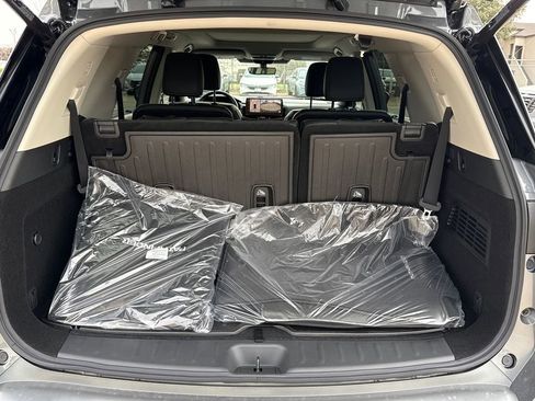 New 2026 Nissan Pathfinder Platinum image 12