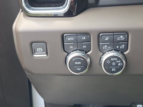 Certified 2024 GMC Sierra 1500 Denali AWD/4WD image 27