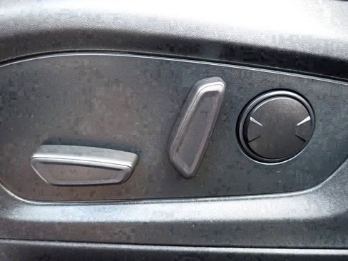 Used 2023 Ford Explorer XLT w/ Equipment Group 202A image 21