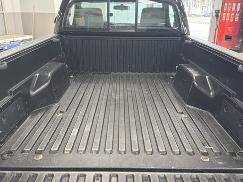 Used 2014 Toyota Tacoma 4x4 Regular Cab image 32