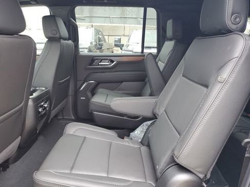 New 2026 GMC Yukon XL Denali w/ Sun & Power Step Package AWD/4WD image 11
