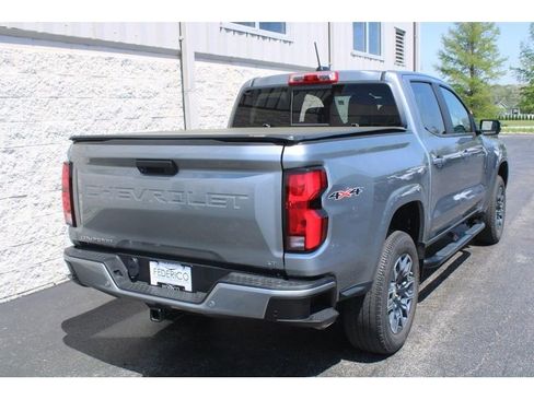 Used 2023 Chevrolet Colorado LT w/ LT Convenience Package III AWD/4WD image 3