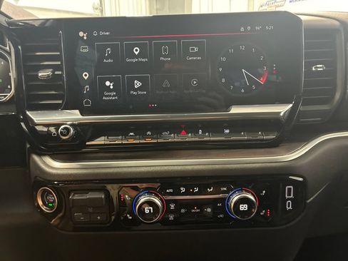 Used 2025 GMC Sierra 1500 SLT AWD/4WD image 27