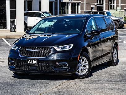 Used 2024 Chrysler Pacifica Touring-L