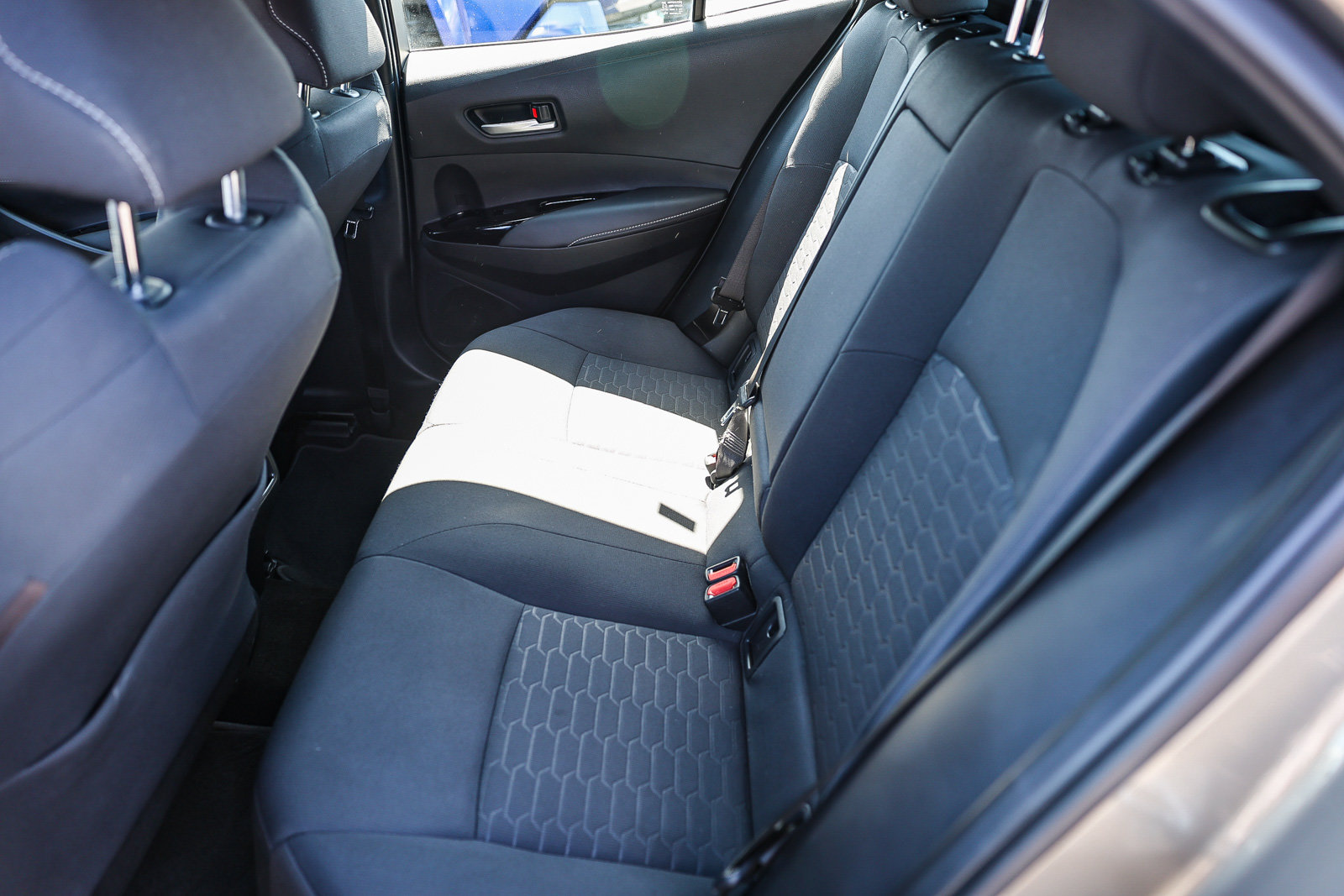 Used 2020 Toyota Corolla SE w/ Carpet Mat Package FWD image 6