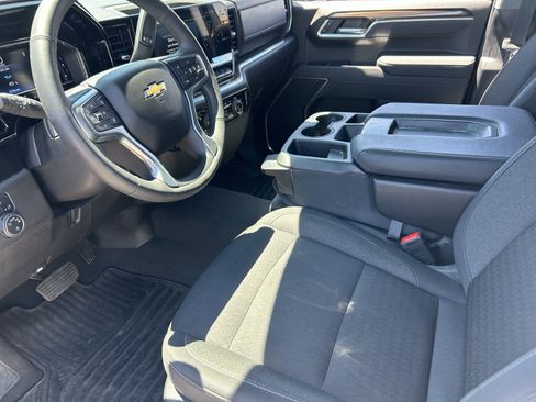 Used 2025 Chevrolet Silverado 1500 LT RWD image 9